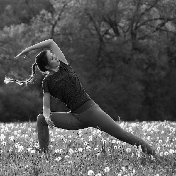 Anna Krasnopolska vinyasa yoga thoiry